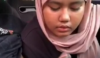 HIJAB Pink Ngokop Sotong Di Mobil