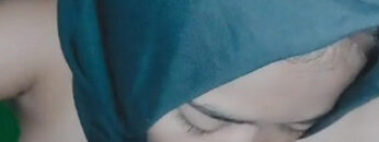 ADIK Hijab Penurut Di Ewe.jpg