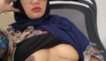 HIJAB Ngocok Dalam Celana.jpg