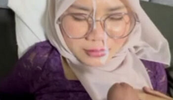 HIJAB Kebaya Ungu Ngewe Crot Muka.jpg