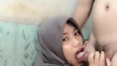 JASMINE Hijab Live Ngewe DI Kamar Mandi.jpg